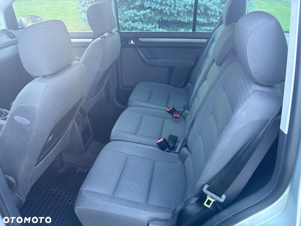Volkswagen Touran - 7