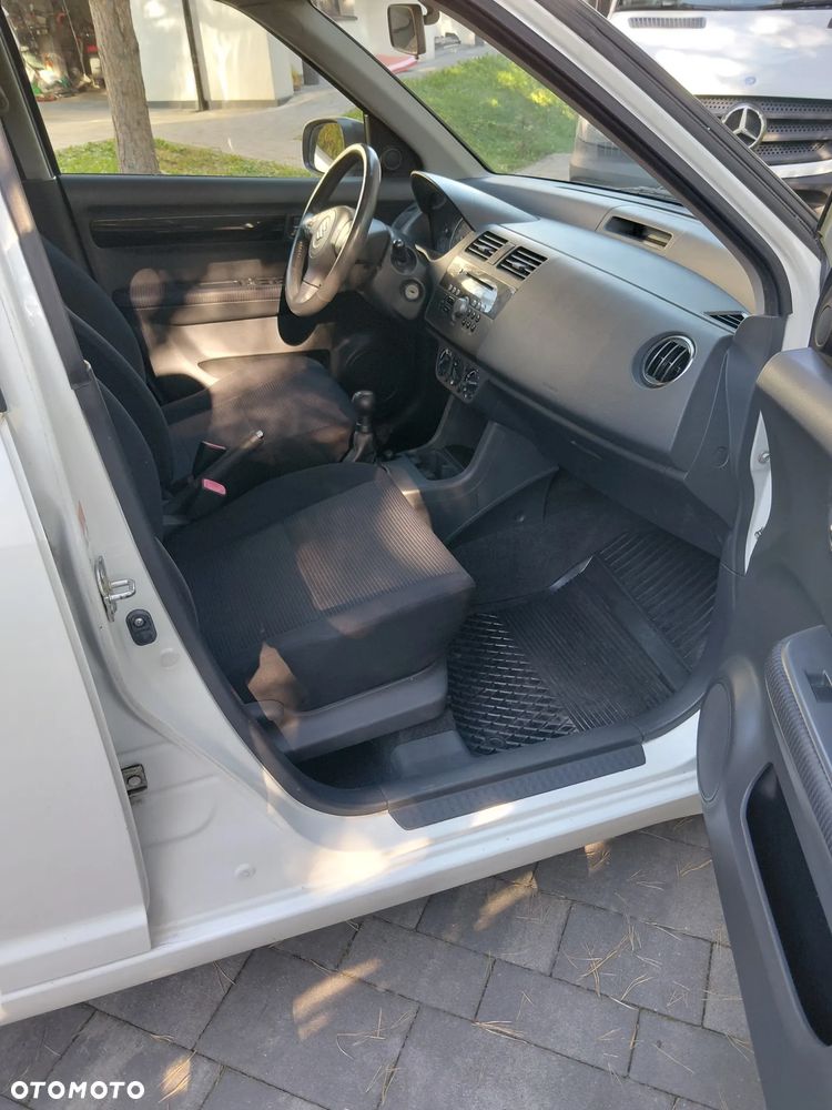 Suzuki Swift 2009 photo 5