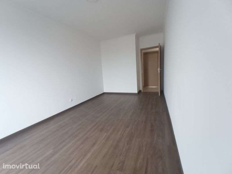 Apartamento T3 central,  Com garagem - Grande imagem: 5/9