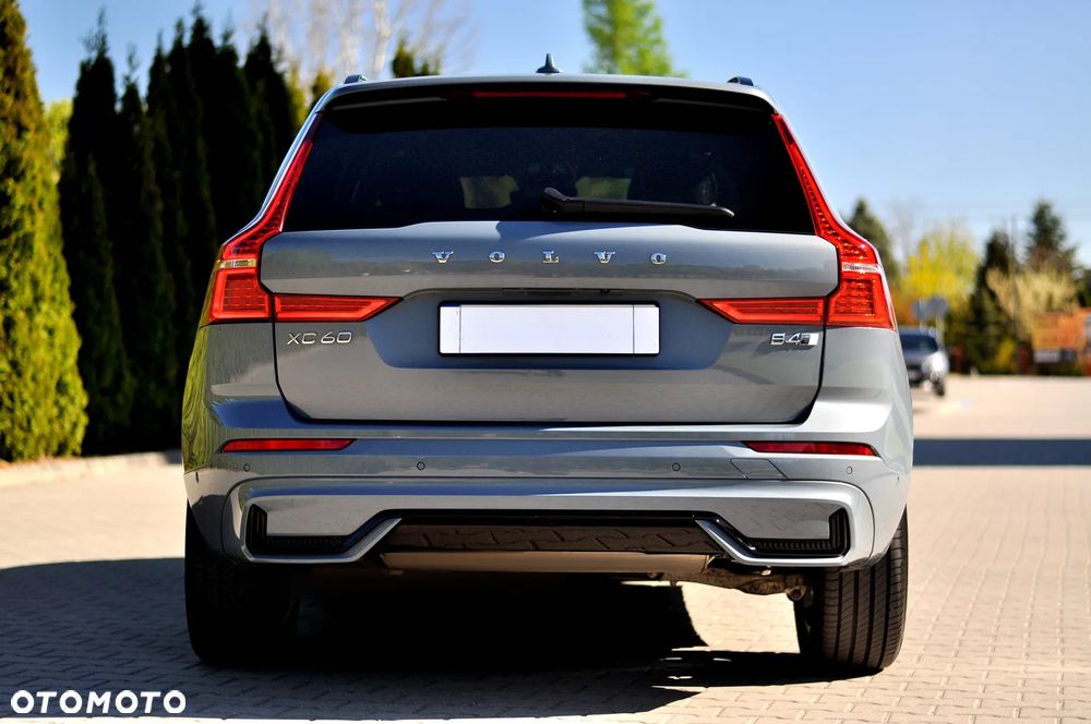 Volvo XC 60 B4 D AWD Plus Dark - 12