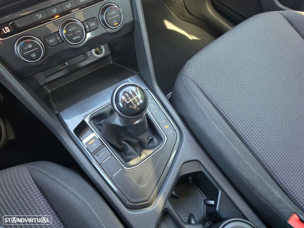 VW Tiguan 1.6 TDI Tech - 26