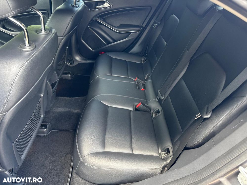 Mercedes-Benz CLA 180 BlueEfficiency Edition - 17