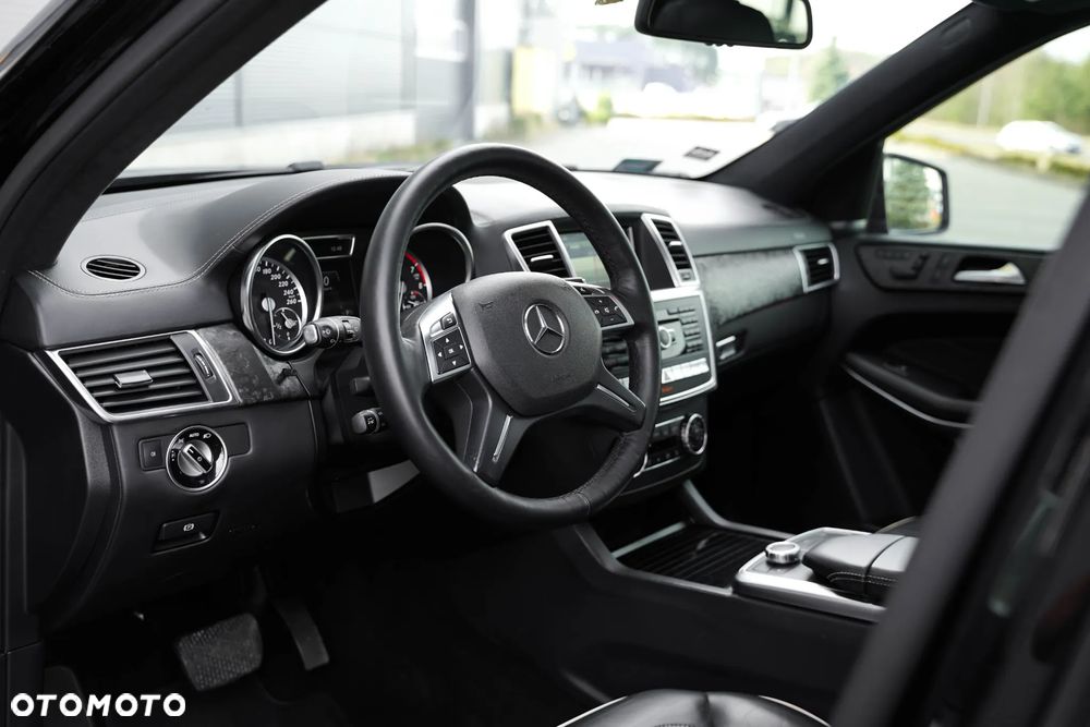 Mercedes-Benz GL - 21