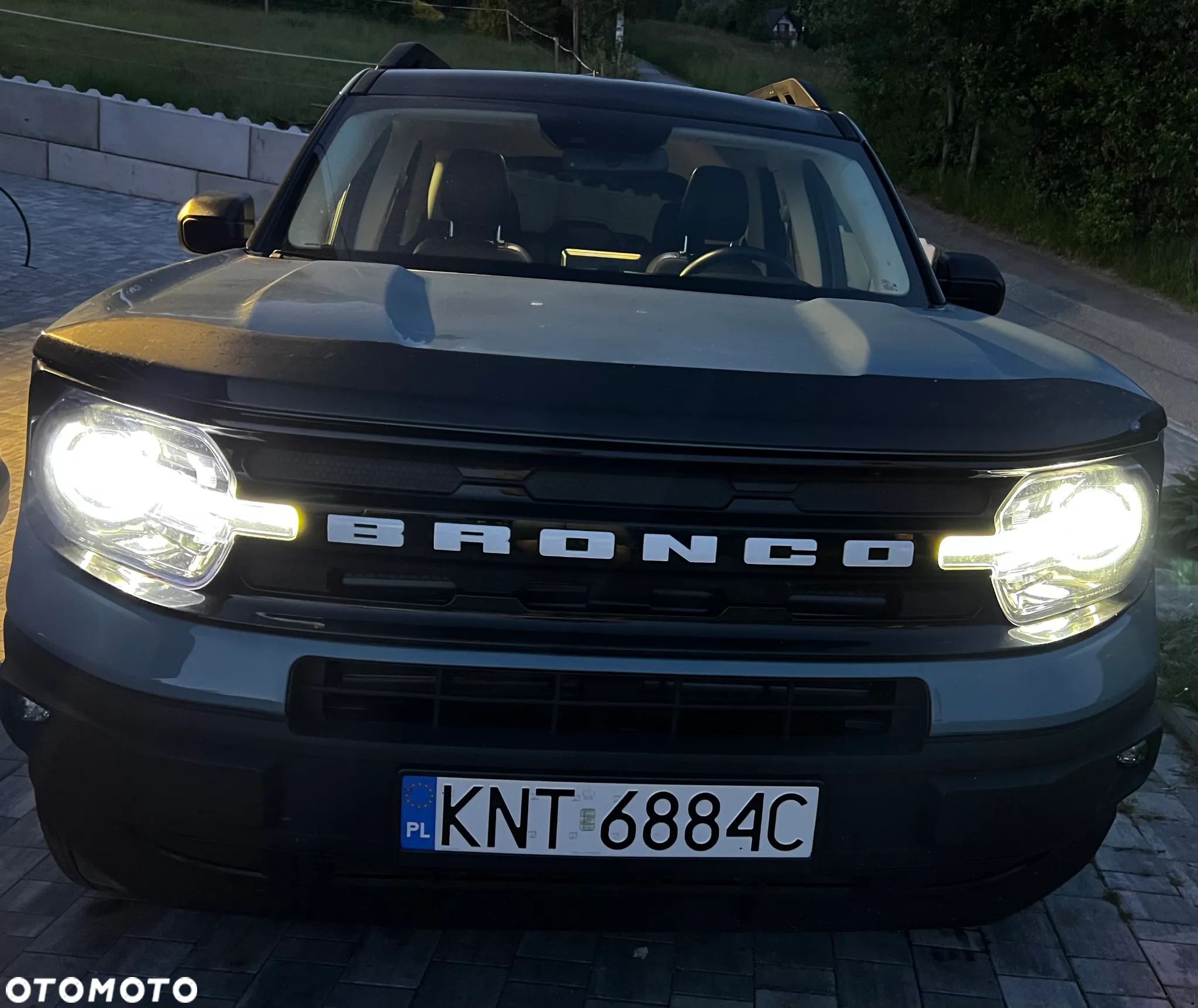 Ford Bronco - 13