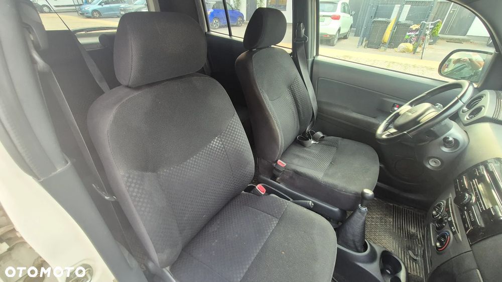 Daihatsu Materia 1.5 - 8