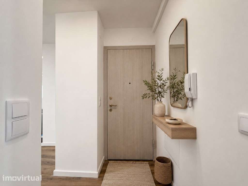 Fantástico T2 com 95m2 Remodelado com arrecadação no centro da Cost... - Grande imagem: 5/31