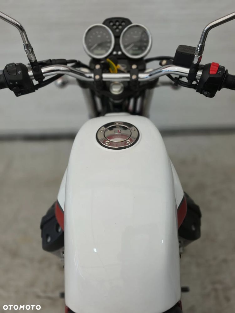 Moto Guzzi V7 - 36