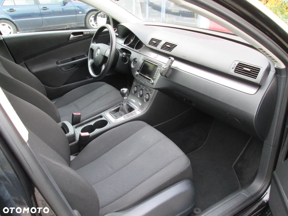 Volkswagen Passat 2.0 TDI Comfortline - 12