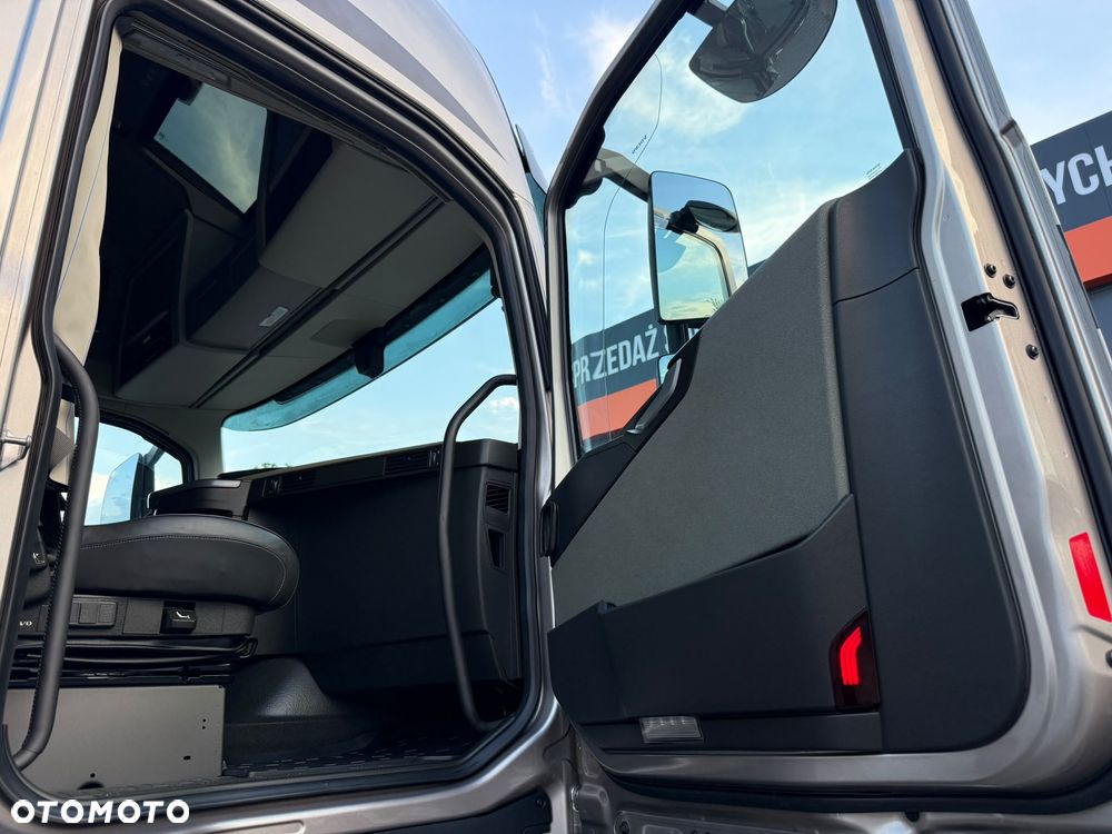 Volvo FH/540/EURO6/FULL LED/SKÓRY/24.4L/100km/METALIK /ON1100 L/SPROWADZONY - 25