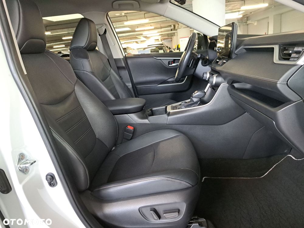 Toyota RAV4 - 16