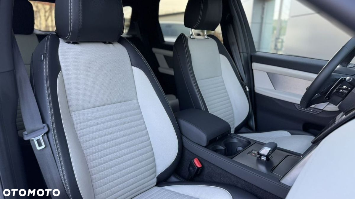 Land Rover Discovery Sport - 19