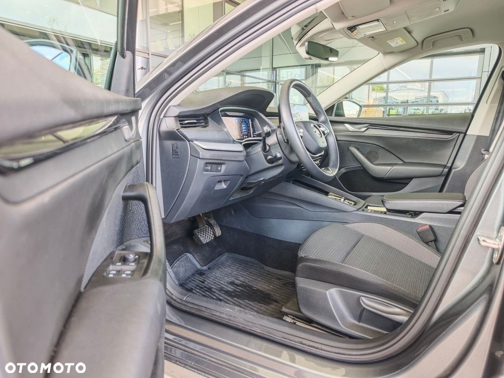 Skoda Octavia 1.5 TSI mHEV Selection DSG - 10