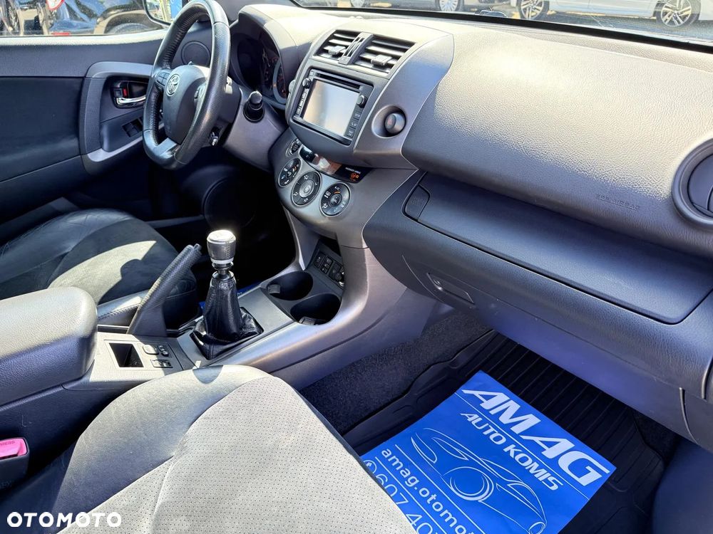 Toyota RAV4 2.2 D-4D 4x4 Comfort - 17