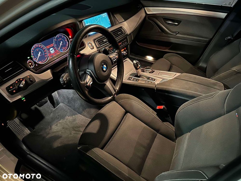BMW Seria 5 520d xDrive - 22