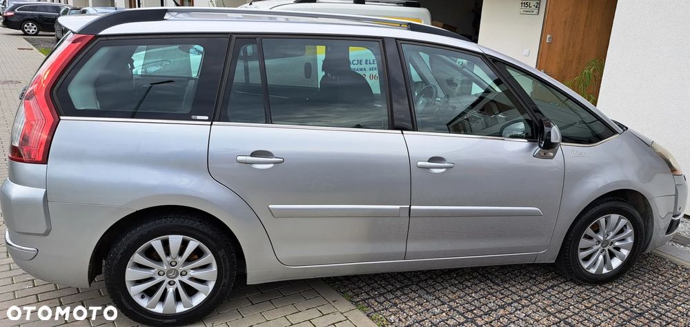 Citroën C4 Picasso 2.0 16V 7-Sitzer Exclusive - 2