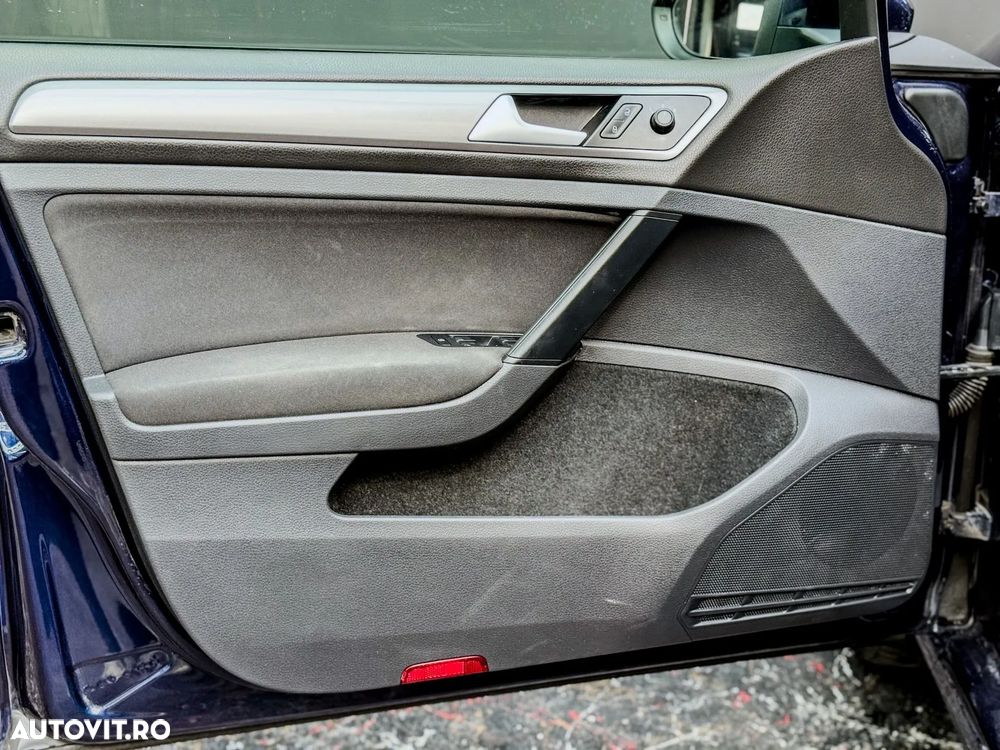 Volkswagen Golf - 21