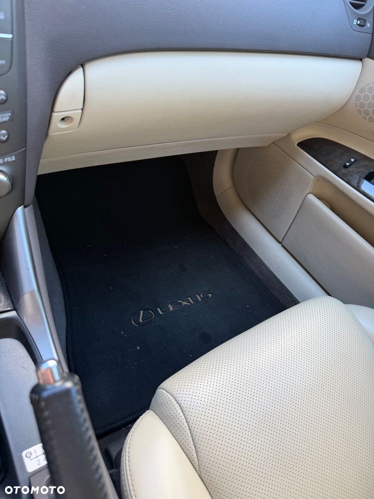 Lexus IS 220 D Prestige - 16
