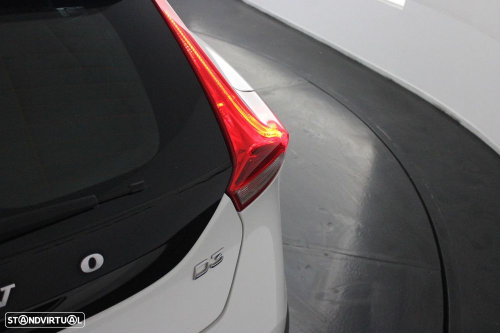 Volvo V40 Cross Country 2.0 D3 Momentum - 38