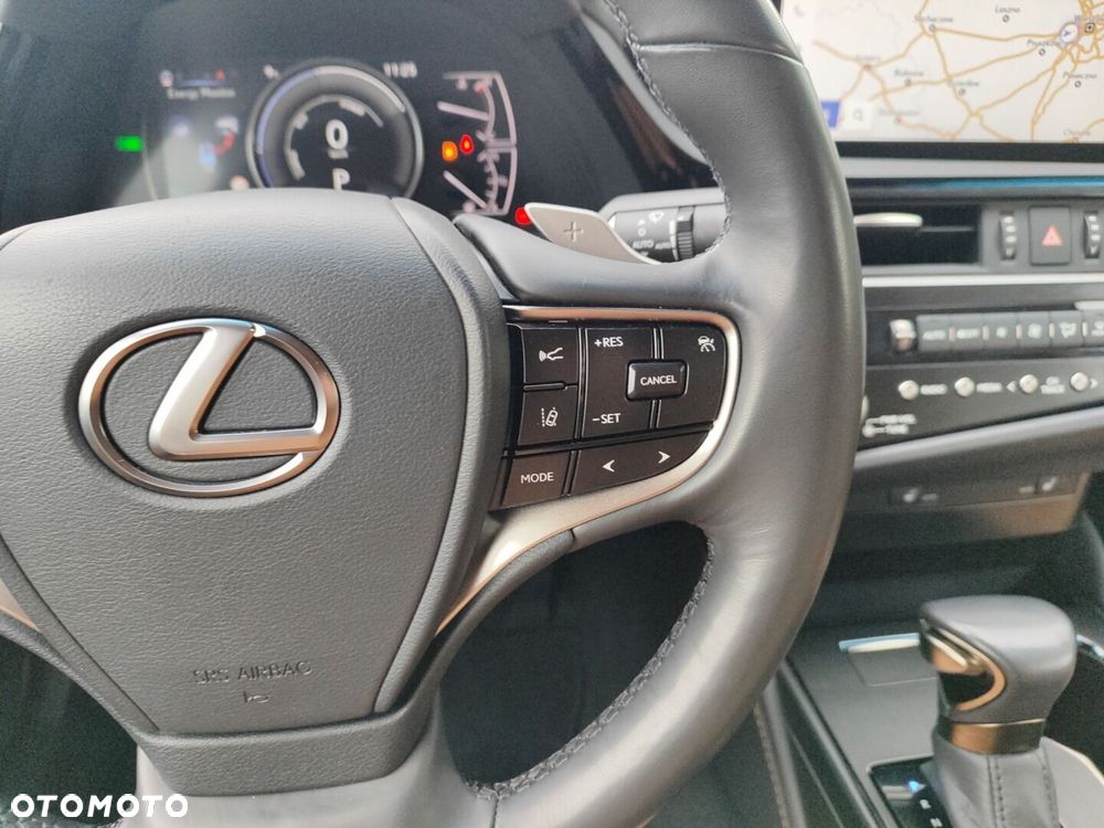 Lexus ES 300h Business Edition - 15