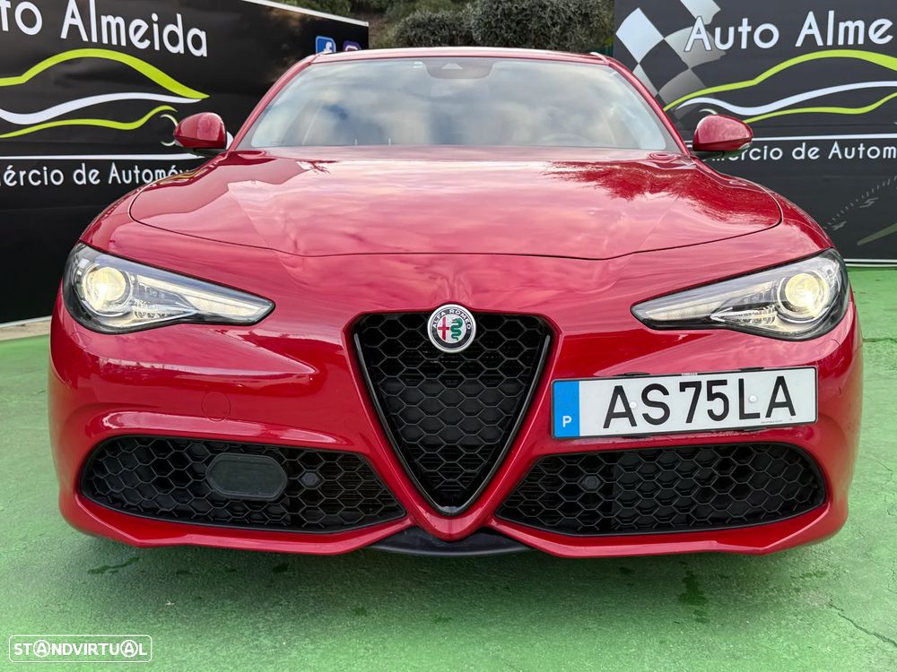 Alfa Romeo Giulia 2.0 Turbo 16V AT8-Q4 Veloce - 19