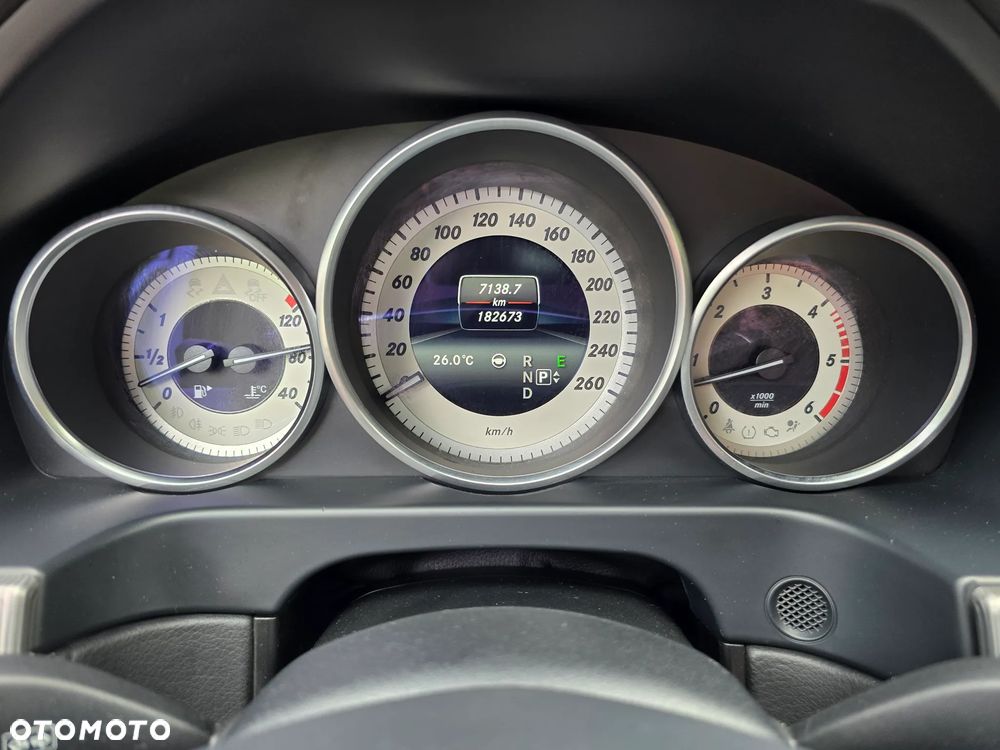 Mercedes-Benz Klasa E 350 d 4Matic 9G-TRONIC AMG Line - 15