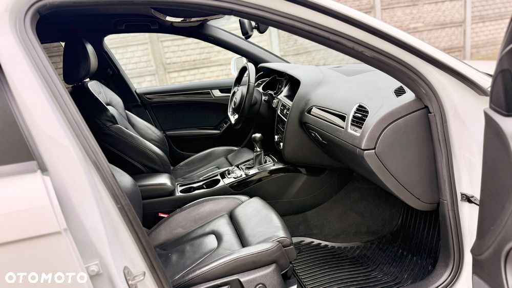 Audi A4 Avant 2.0 TDI DPF S line Sportpaket - 31