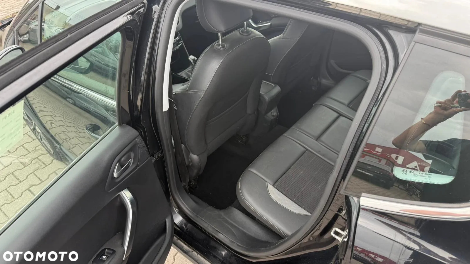 Peugeot 2008 1.6 BlueHDi Allure - 11