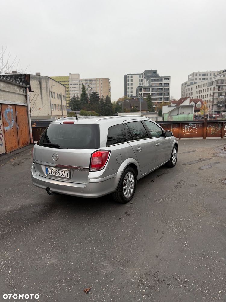 Opel Astra 2009 photo 4