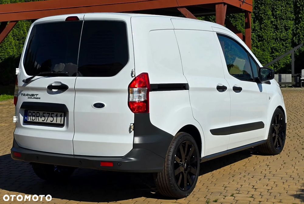 Ford Transit Courier - 9