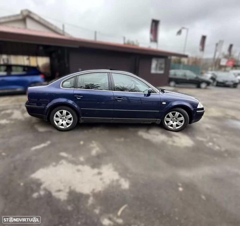 VW Passat 1.9 TDi Highline - 5