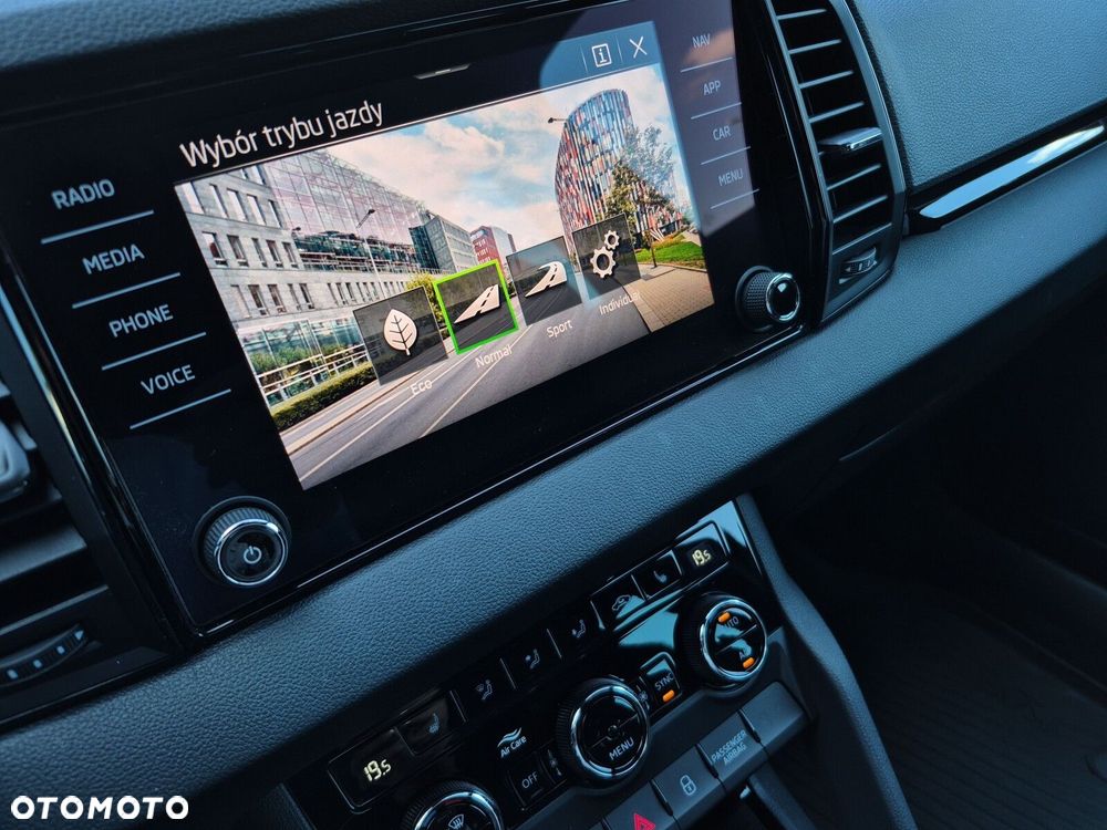 Skoda Karoq 1.5 TSI ACT Sportline DSG - 21