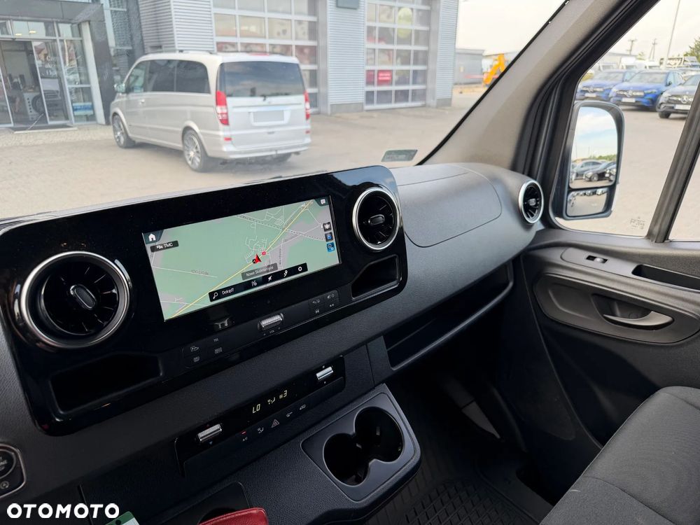 Mercedes-Benz Sprinter 319 CDI Furgon Wysoki dach Długi - 13