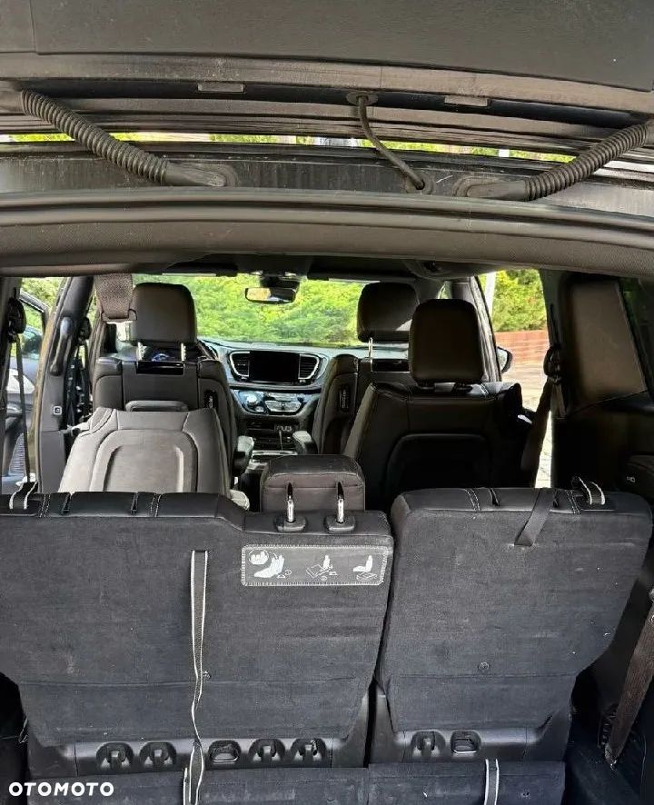 Chrysler Pacifica - 25