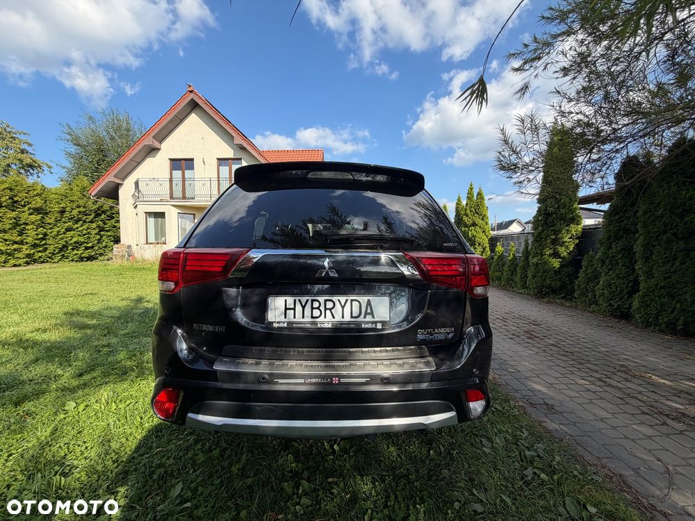 Mitsubishi Outlander Intense + - 21