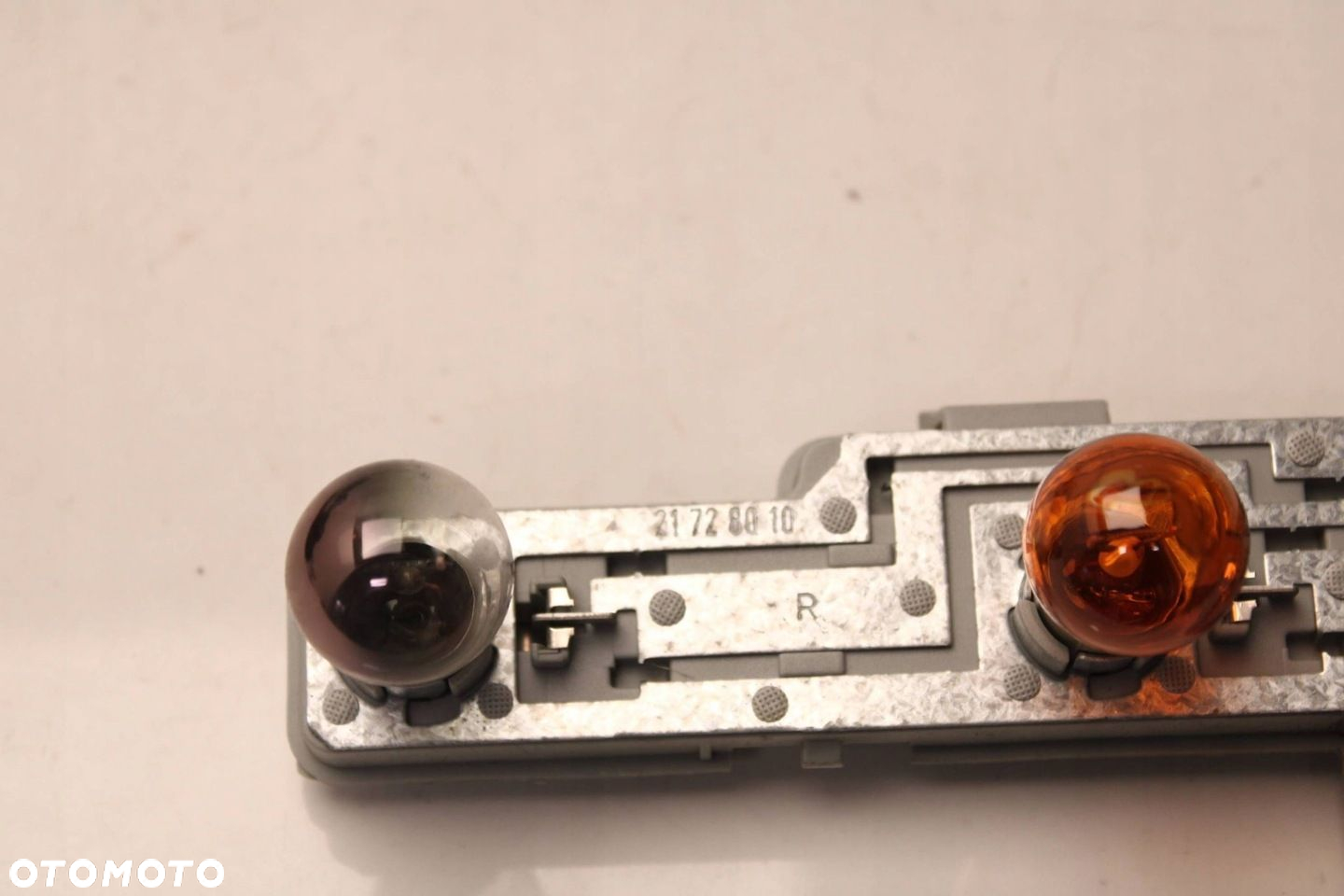 WKŁAD LAMPY GNIAZDO ŻARÓWEK PRAWY TYŁ OPEL ZAFIRA B LIFT 2008R- - 3