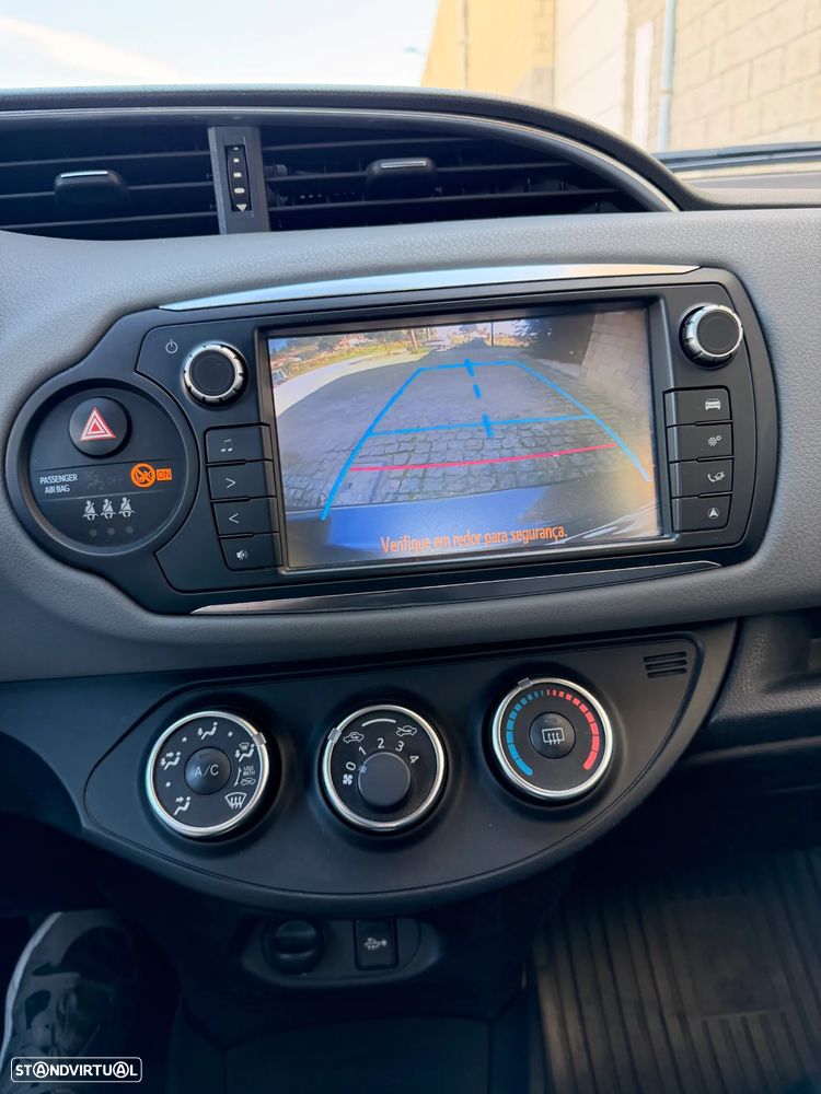 Toyota Yaris 1.0 VVT-i Comfort+P.Style - 3