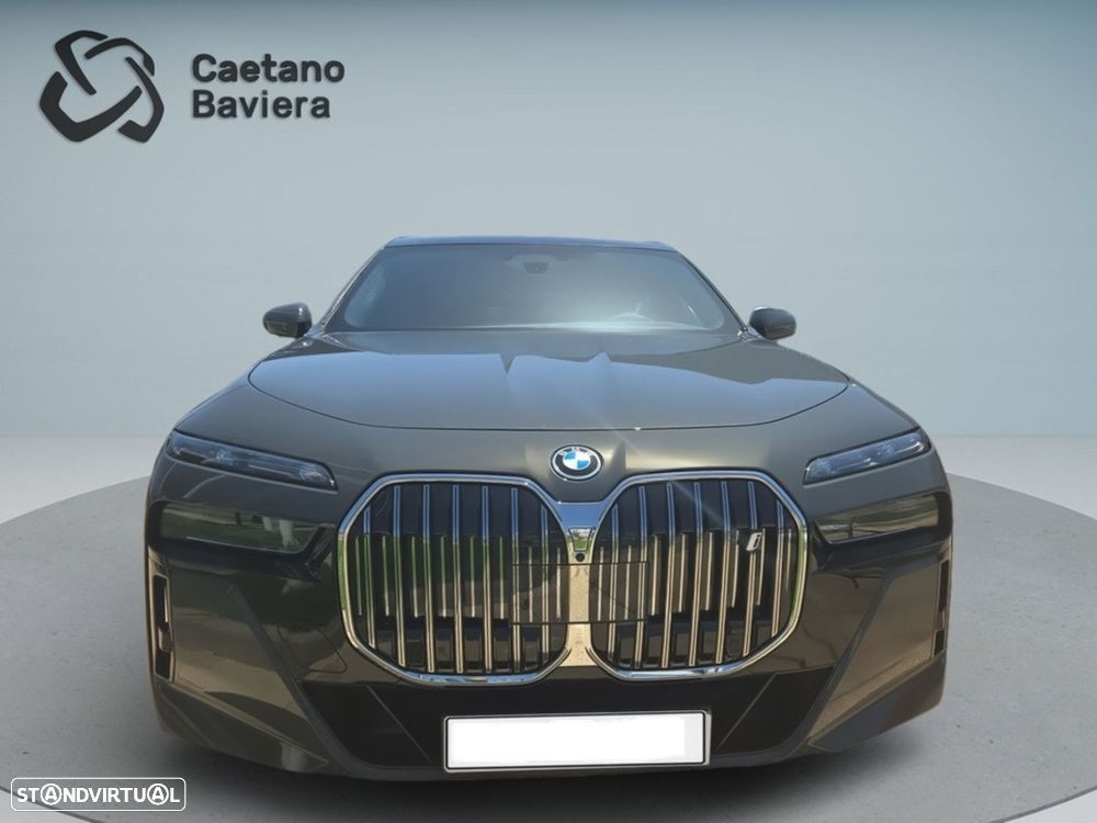 BMW i7 eDrive50 Pack Desportivo M - 2