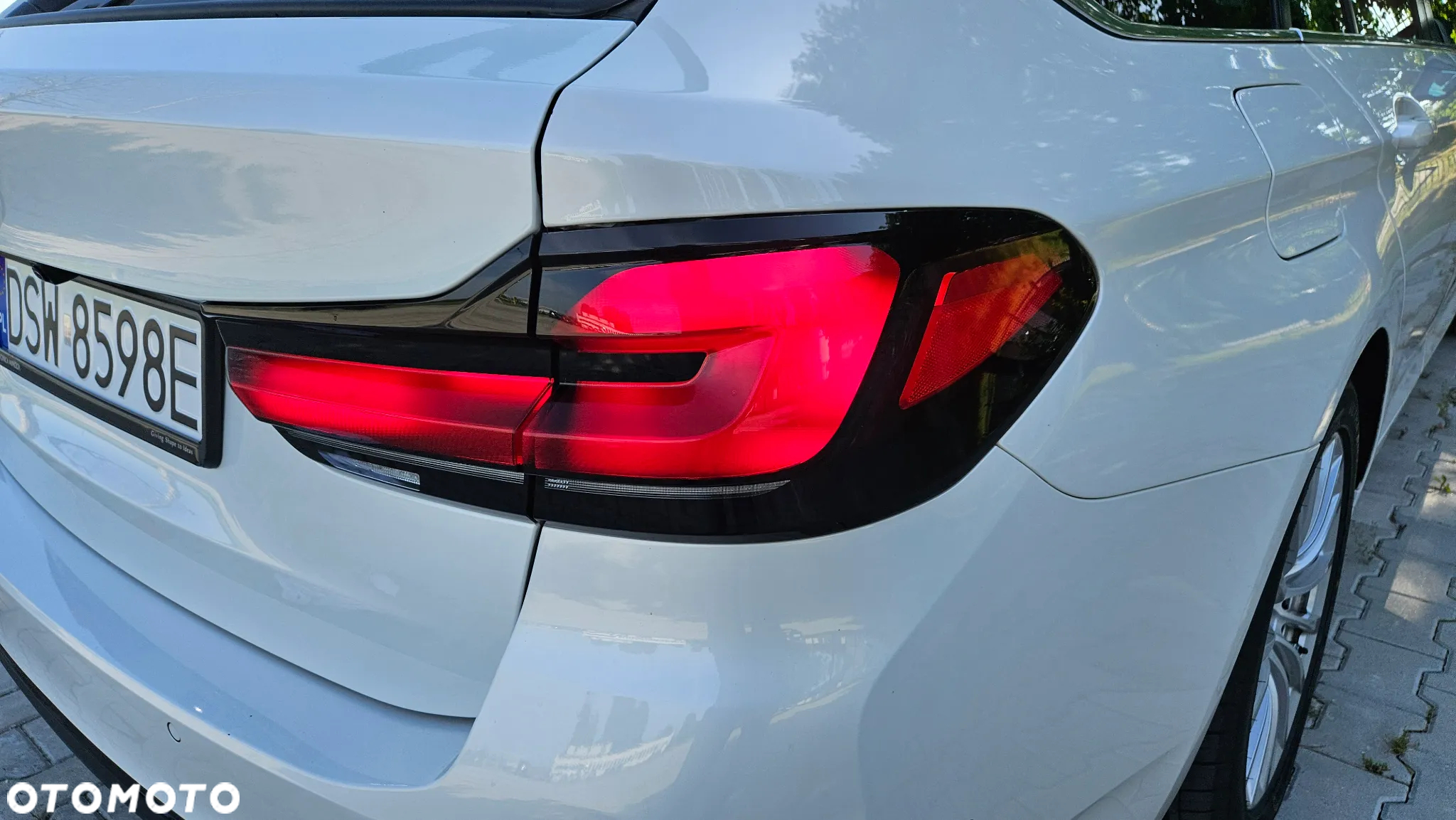 BMW Seria 5 520e - 24
