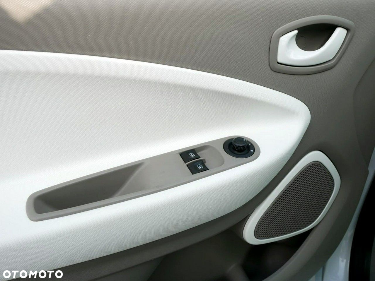 Renault Zoe - 25