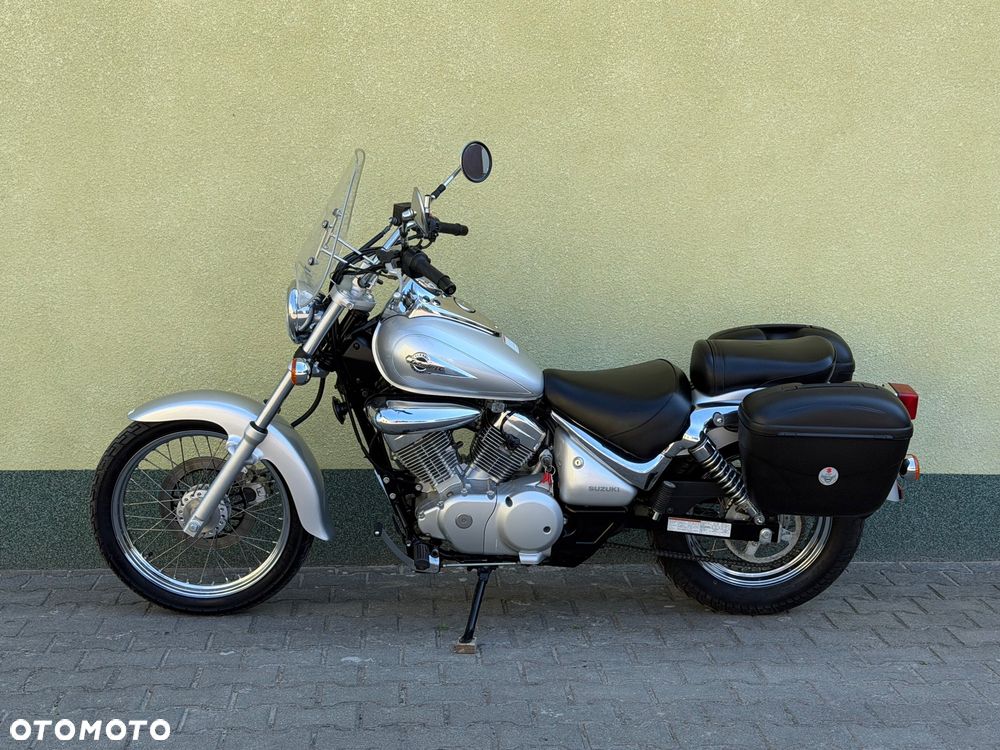 Suzuki Intruder - 25