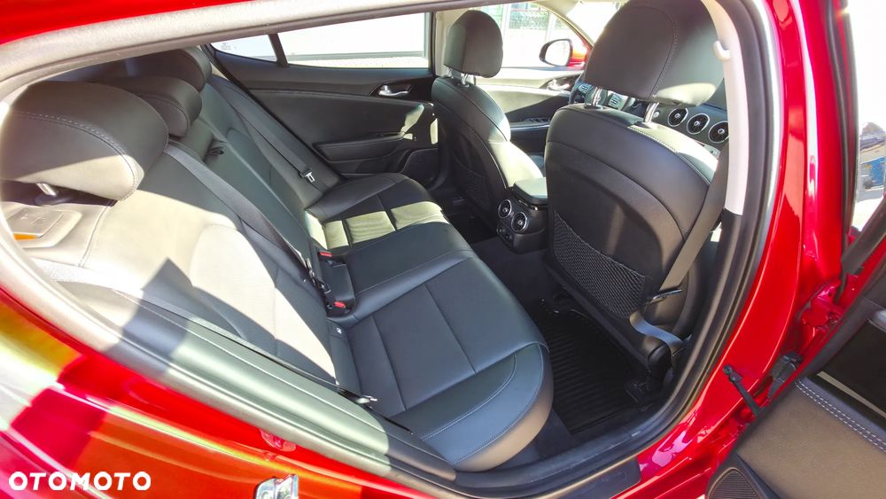 Kia Stinger 2.0 T-GDI L - 12