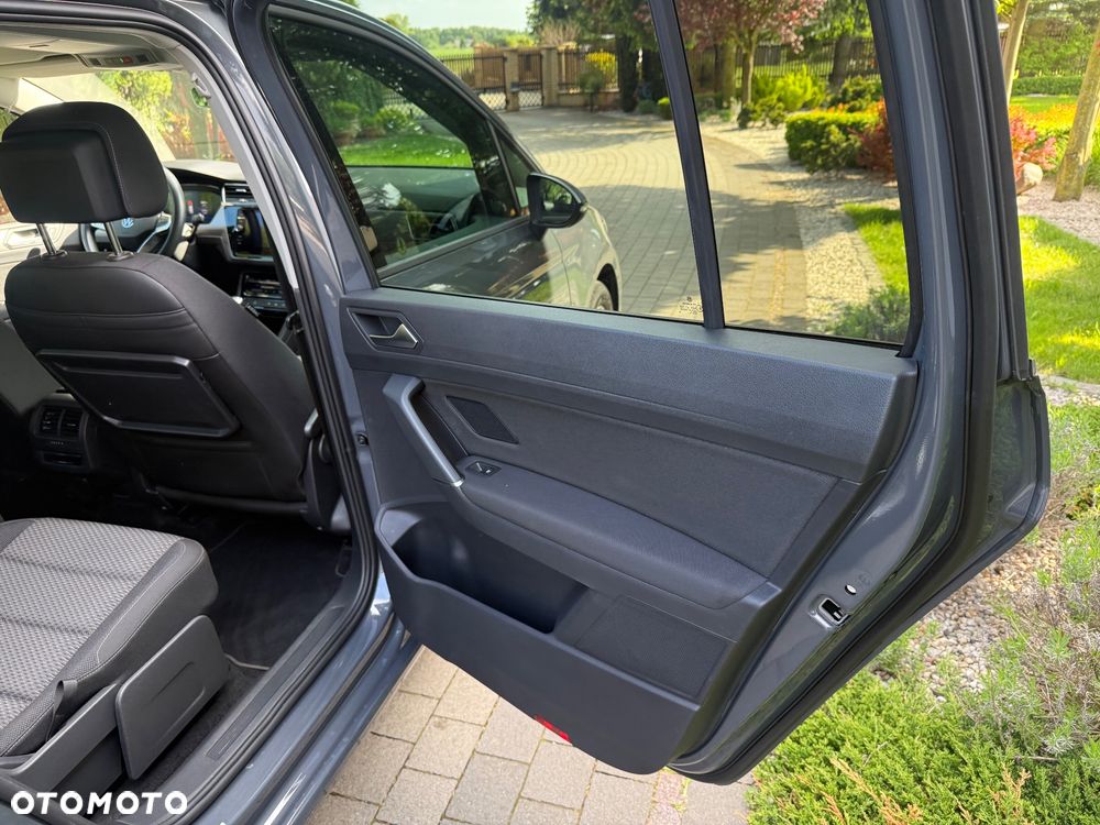 Volkswagen Touran 1.5 TSI EVO Comfortline Plus - 25