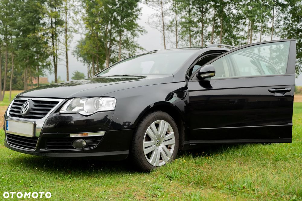 Volkswagen Passat - 1
