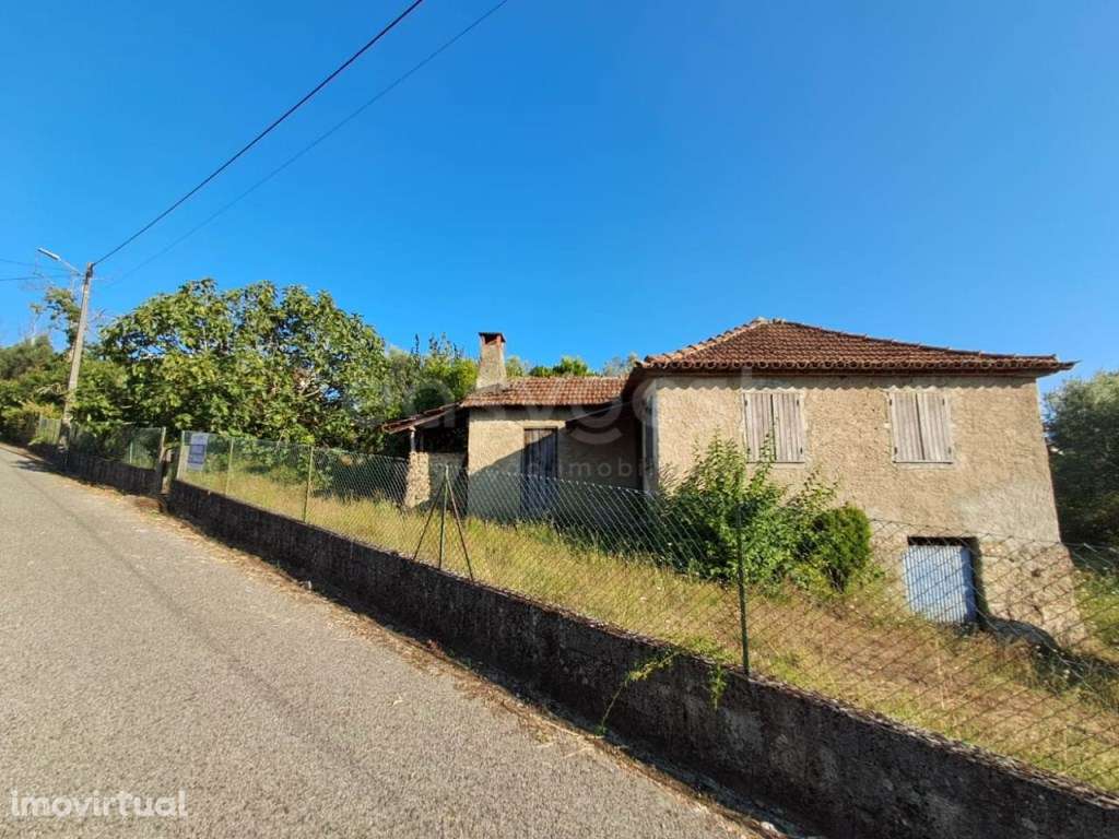 Moradia T2, localizada em Dardavaz junto ao Rio Criz - Grande imagem: 2/30