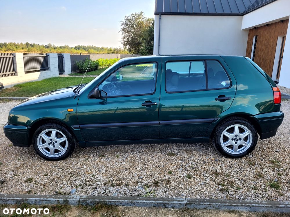 Volkswagen Golf - 6