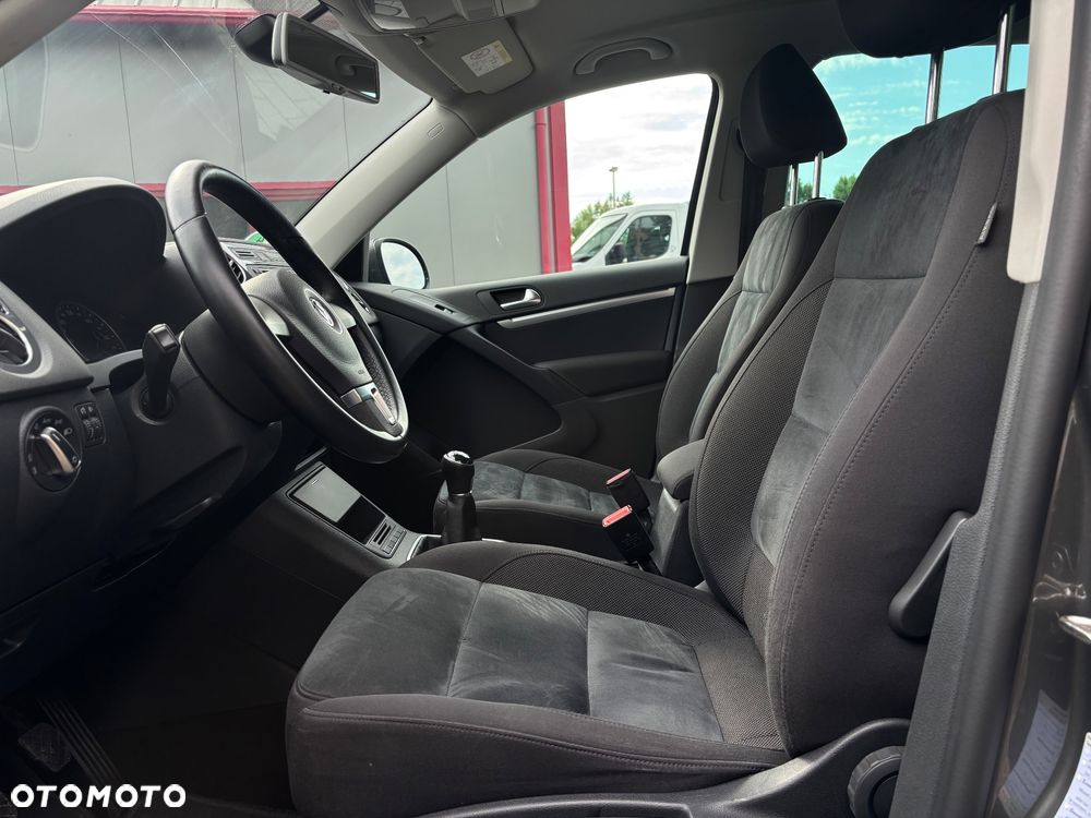 Volkswagen Tiguan 2.0 TDI DPF BlueMotion Technology Lounge Sport & Style - 13