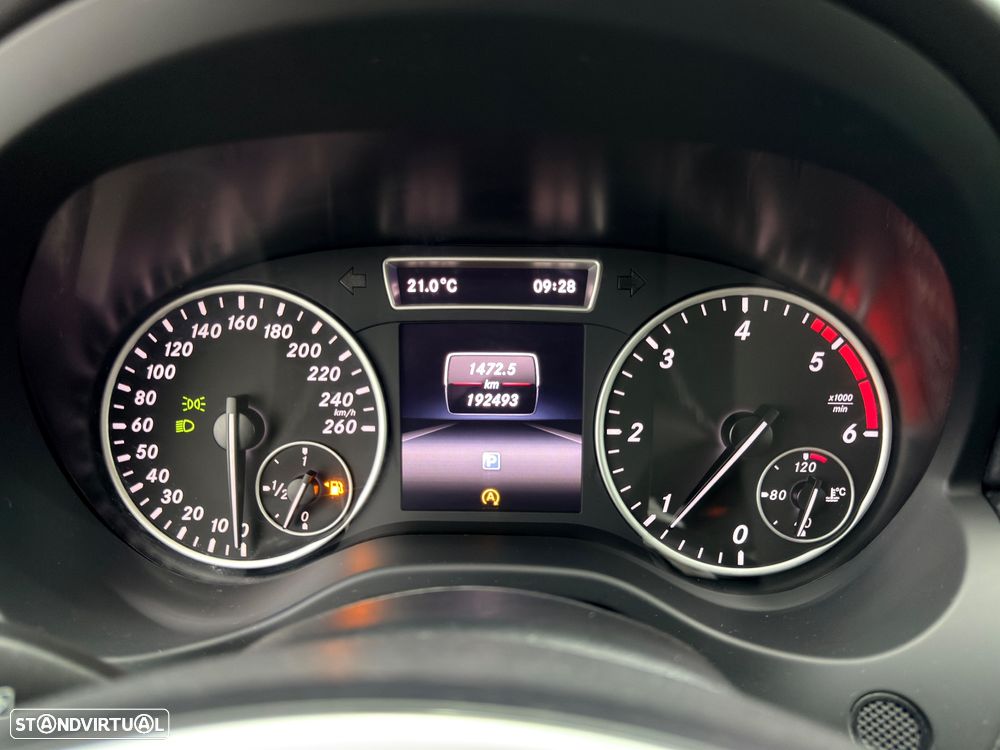 Mercedes-Benz GLA 180 d Style - 28