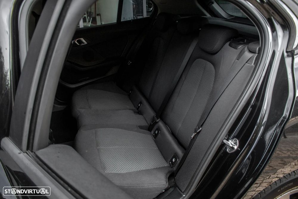 BMW 116 d Line Urban - 29