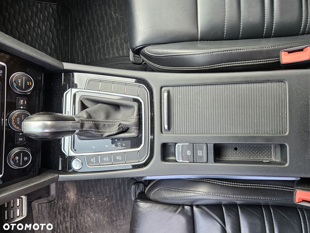 Volkswagen Passat - 20