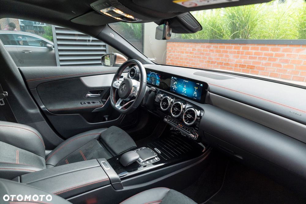 Mercedes-Benz CLA 250 e PHEV AMG Line 8G-DCT - 22